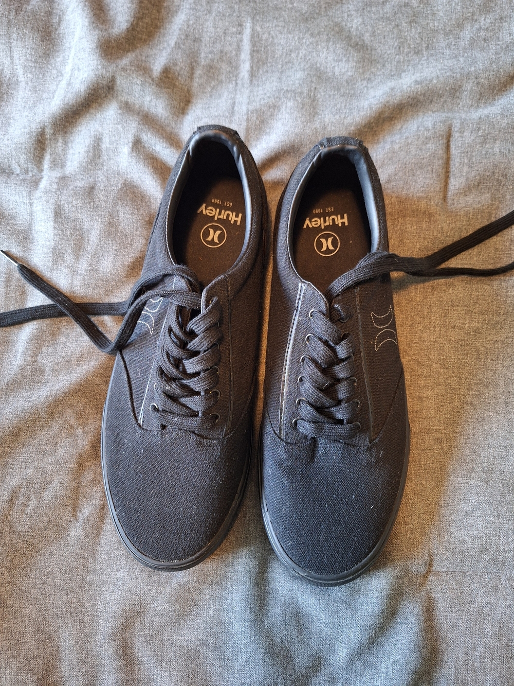 NWOB Hurley Black Low-Top Canvas Sneakers for Men Sz 12